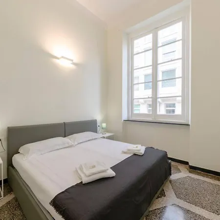 Joivy Elegant Flat For 7, In The Heart Of 아파트 제노바