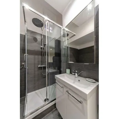 아파트 Joivy Elegant Flat For 7, In The Heart Of