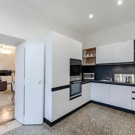 Joivy Elegant Flat For 7, In The Heart Of Génova