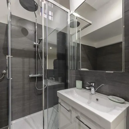 Joivy Elegant Flat For 7, In The Heart Of Génova